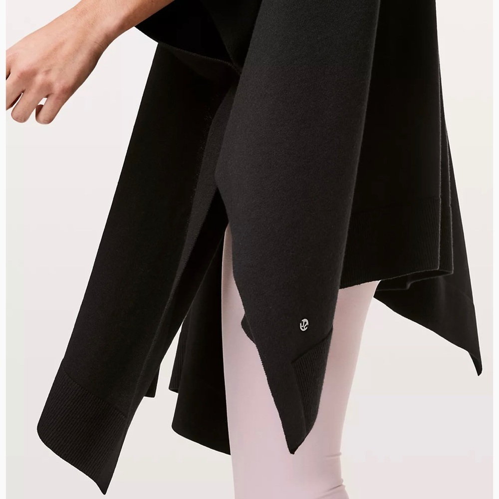 Lululemon Free to Coast Wrap Black, One Size NWT